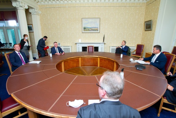 First Minister Paul Givan (DUP) and junior Minister Declan Kearney (Sinn Féin) meeting with Šefčovič 