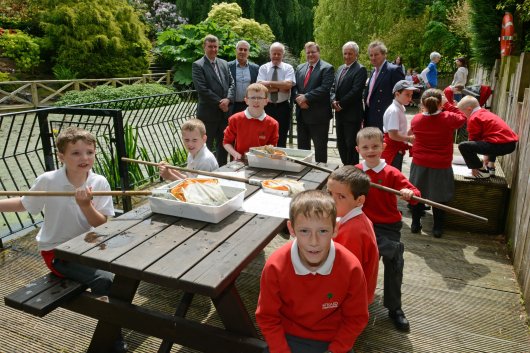 The Committee for Education joined pupils from Straid Primary School, Ballyclare to take part in an RSPB event 