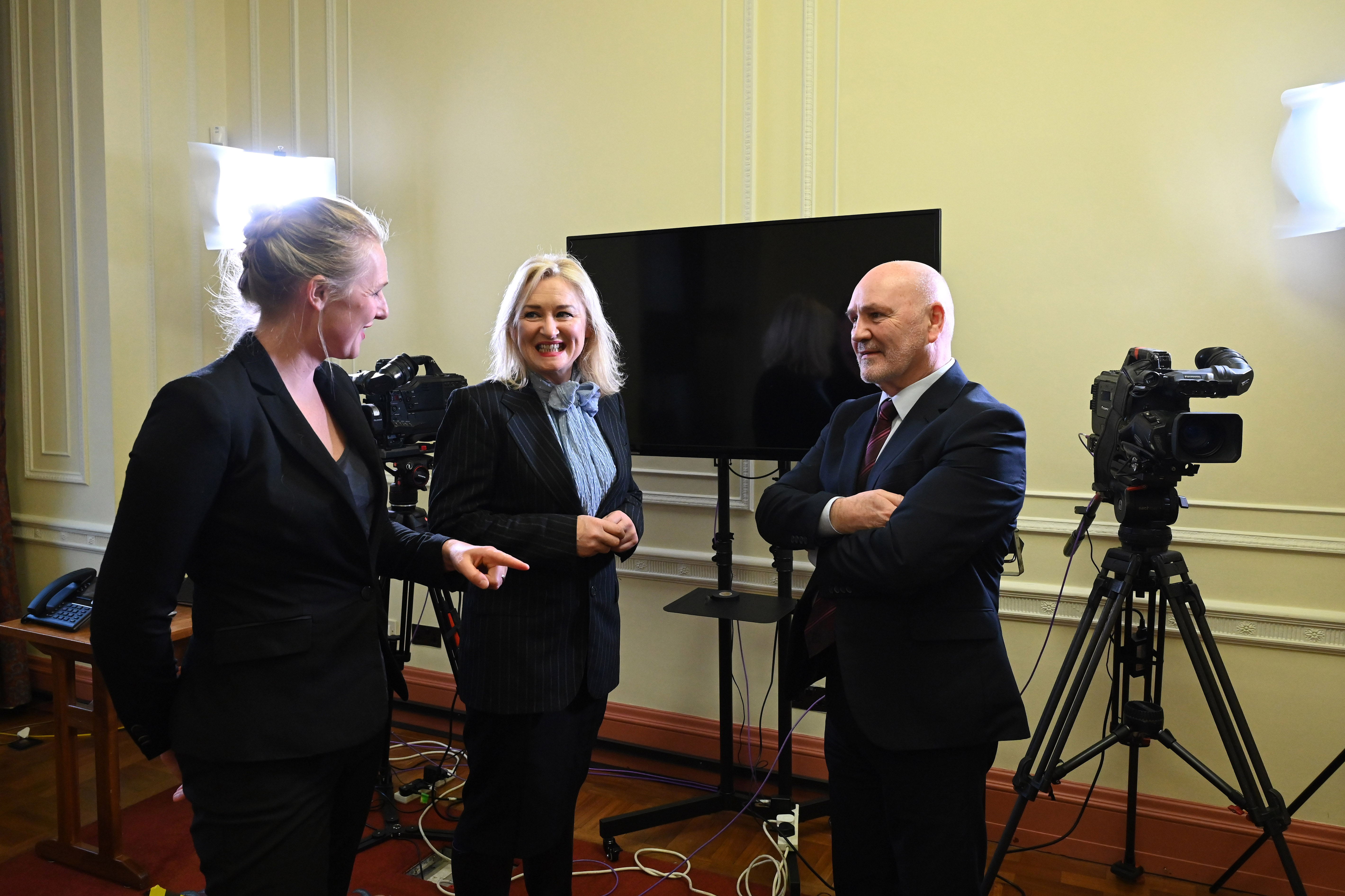 The Speaker of the Northern Ireland Assembly, Alex Maskey MLA discusses the new Assembly sign language pilot with (L-R) Kristina Laverty, British Sign Language (BSL) Interpreter and Amanda Coogan, Irish Sign Language (ISL) Interpreter. 