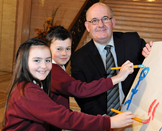 The Assembly today (Wed 11/01/12) launched an exciting new art competition aimed at Key Stage 2 pupils in primary schools across Northern Ireland. Pictured with the Speaker of the Northern Ireland Assembly, William Hay MLA, are Jenni Murray and Carter Spence from Currie Primary School in Belfast.