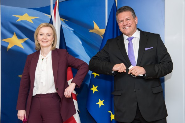 UK Foreign Secretary Liz Truss and European Commission Vice-President Maroš Šefčovič |
