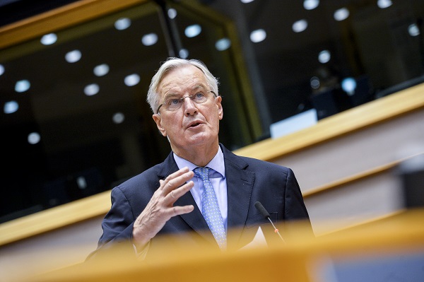 Michel Barnier speaking to the European Parliament