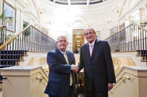 Pictured at the inaugural meeting of the North/South Inter-Parliamentary Association (NSIPA) in the Seanad Chamber, Leinster House are: (l-r) the Speaker of the Northern Ireland Assembly, William Hay, MLA and the Ceann Comhairle, Seán Barrett T.D.